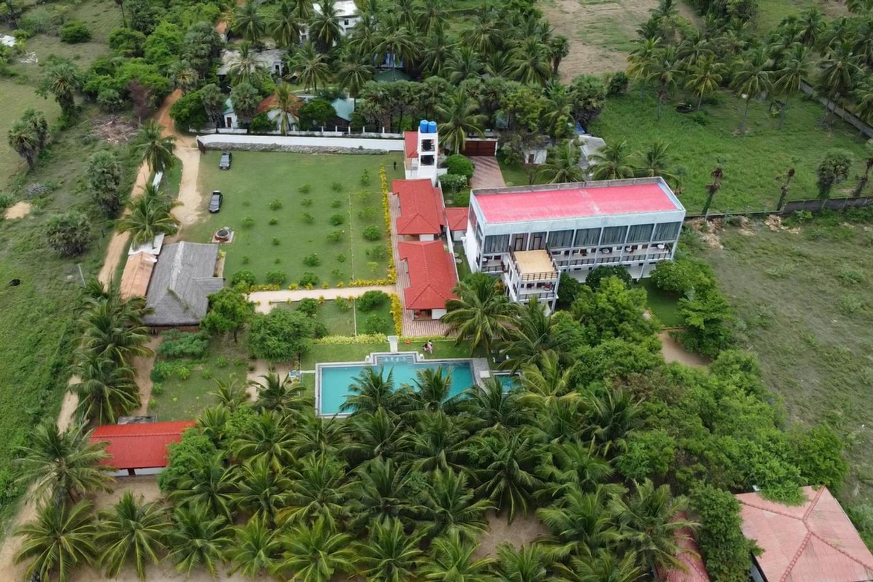 Nn Beach Resort & Spa Nilaveli Esterno foto
