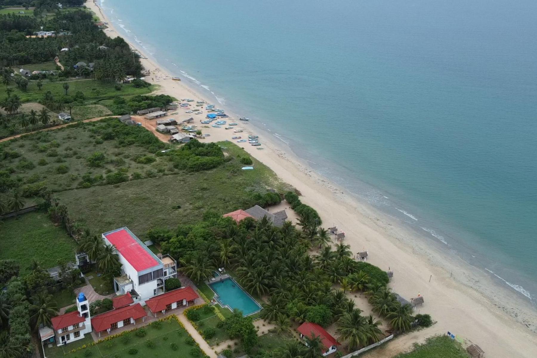 Nn Beach Resort & Spa Nilaveli Esterno foto